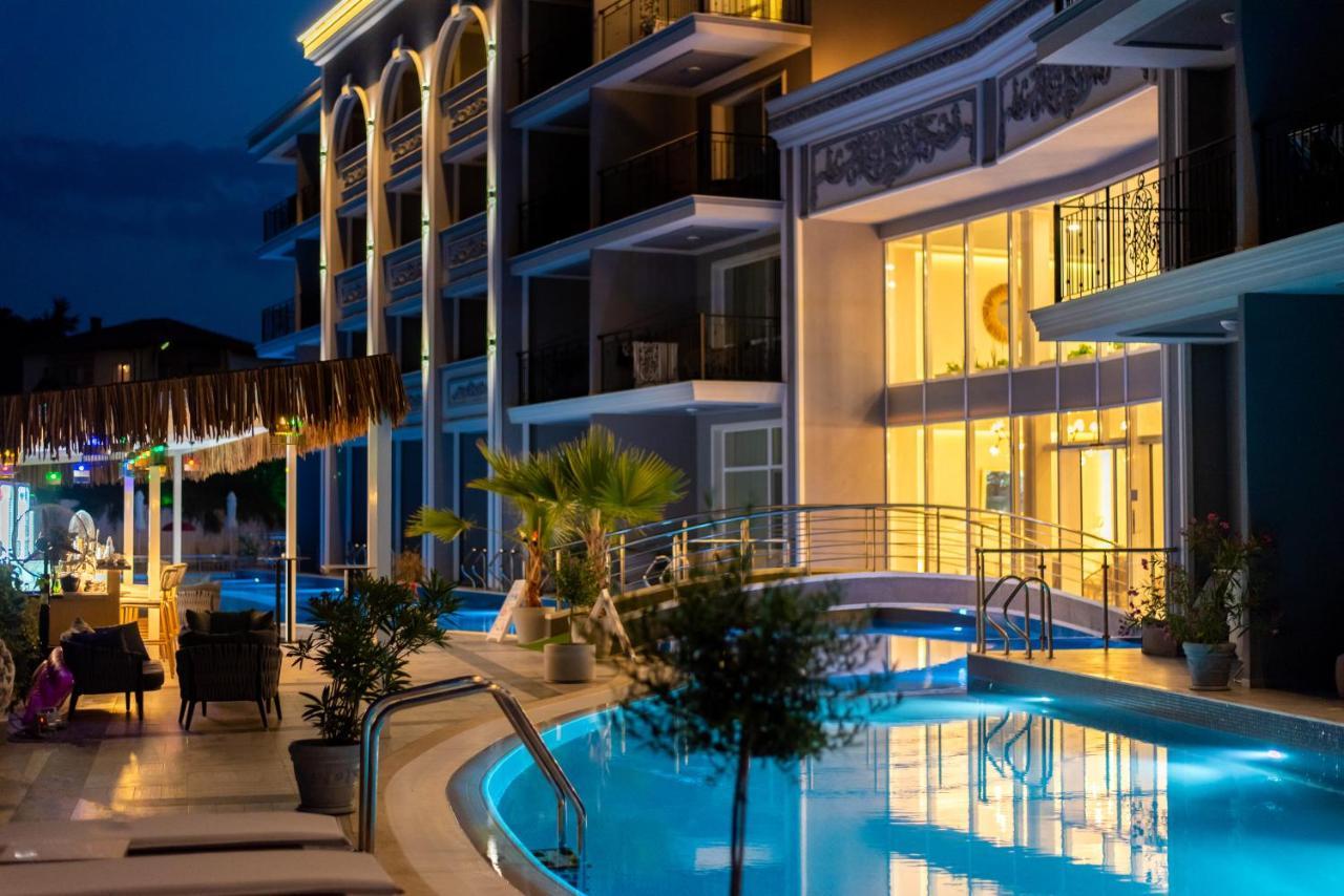 Siena Premium Retreat 호텔 로제넷츠 외부 사진